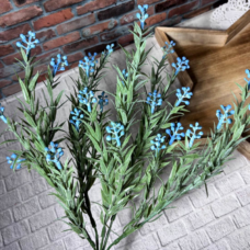 Осока з квітами